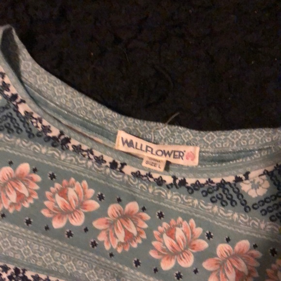 Shirt - Picture 2 of 2